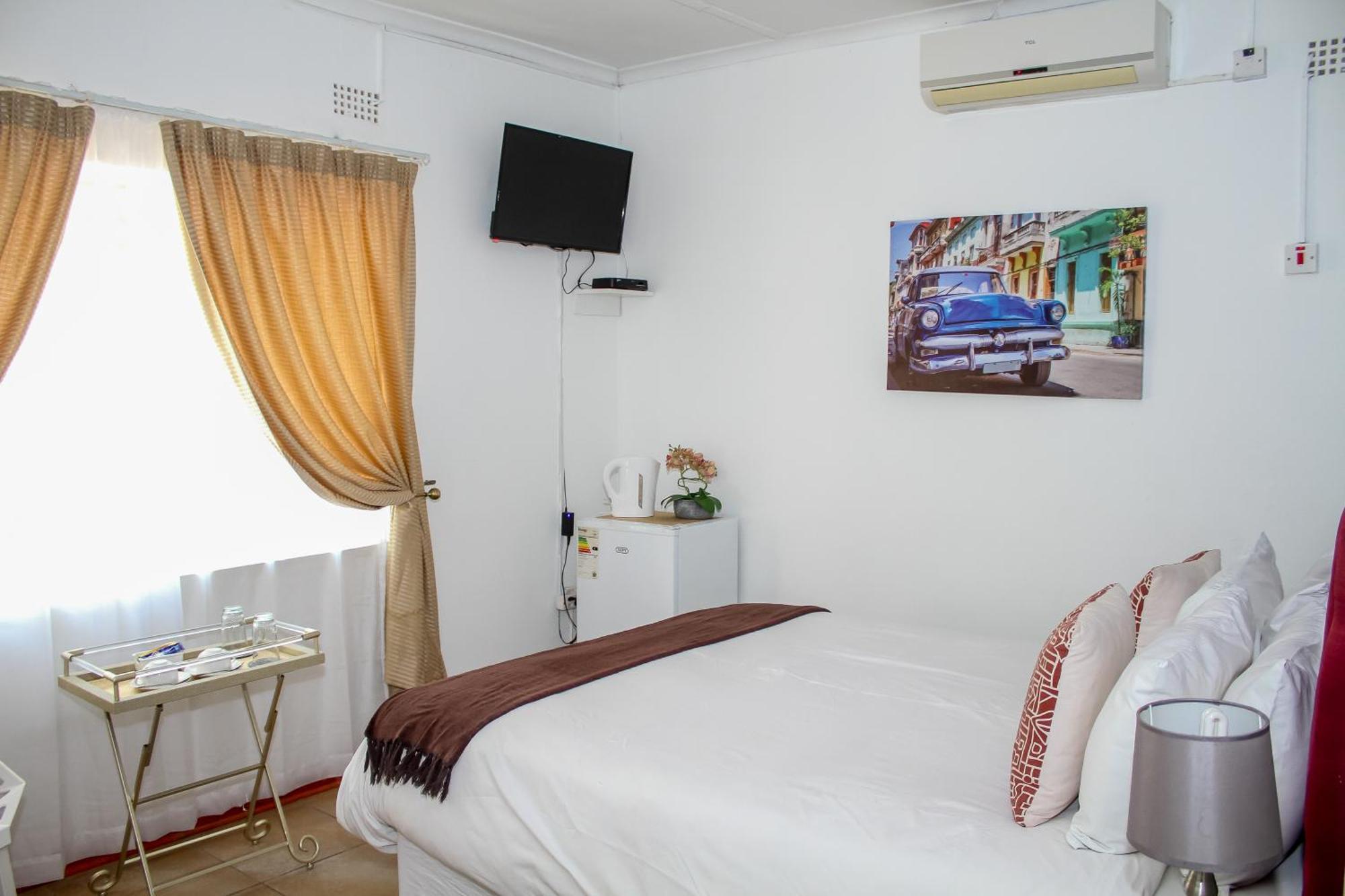 Thamalakane Guest House Маун Номер фото