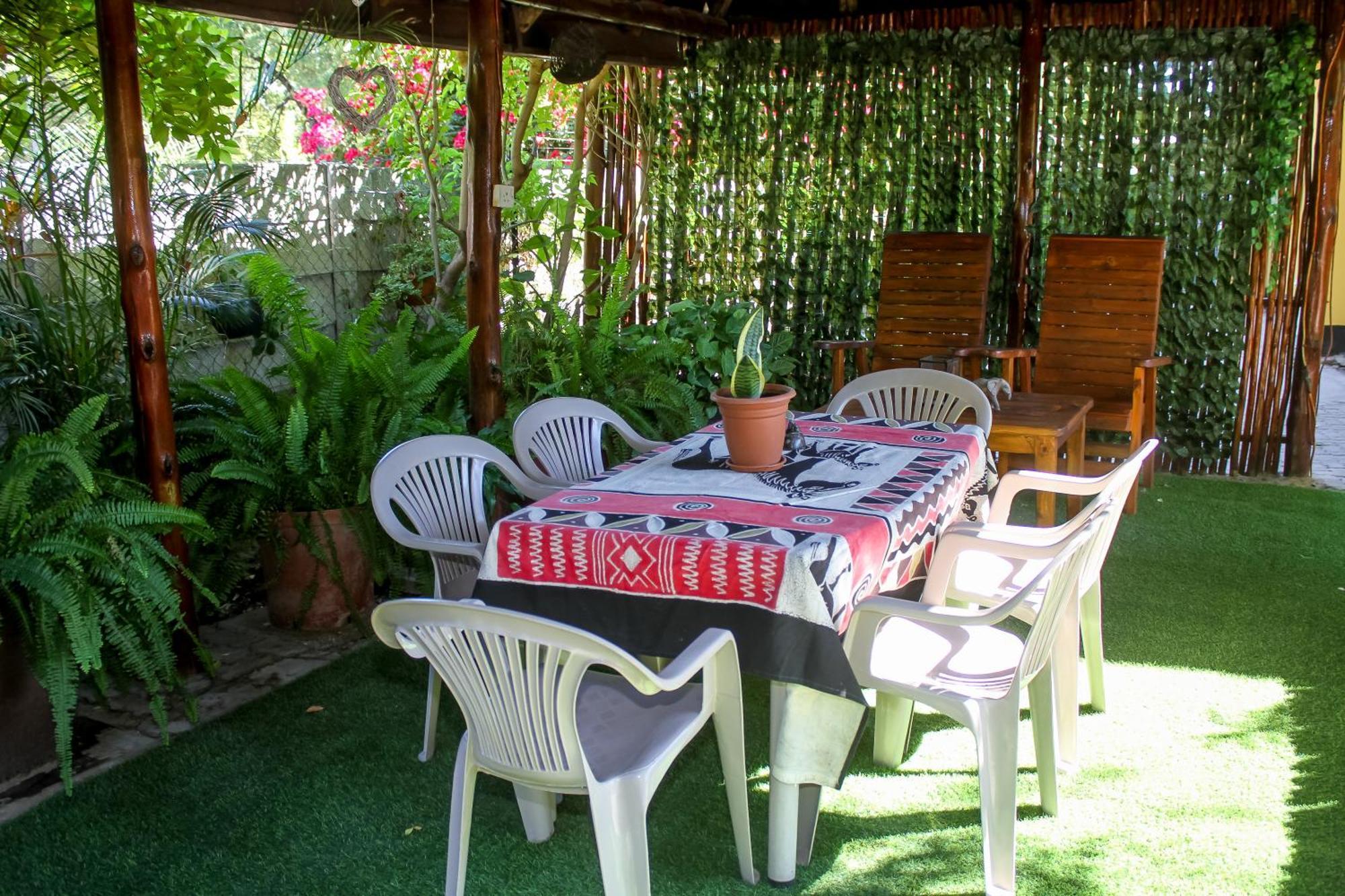 Thamalakane Guest House Маун Экстерьер фото